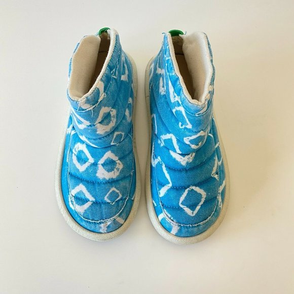 SANUK Size 5 "Puff n Chill" Blue Slip On Ankle Boots Shoes Slippers‎ - Picture 1 of 7